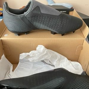 NIB Adidas Ghosted Laceless Soccer Cleats